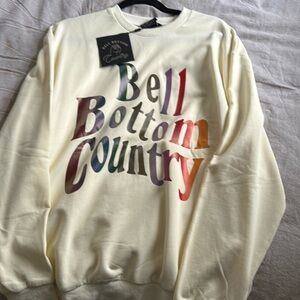 NWT Lainey Wilson crew neck